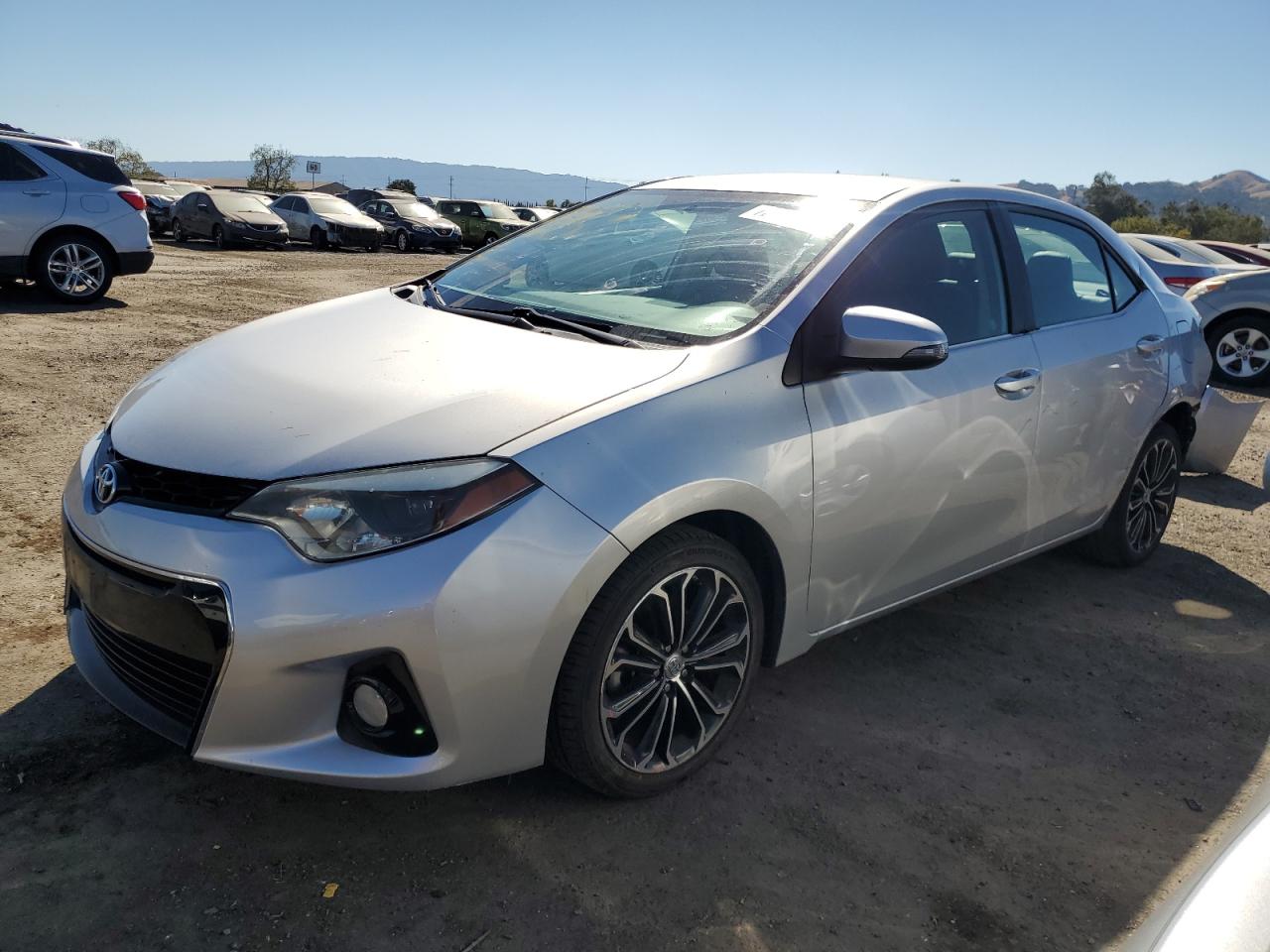 Image 1 of 2015 TOYOTA COROLLA L 2015 with VIN 5YFBURHE4FP197724