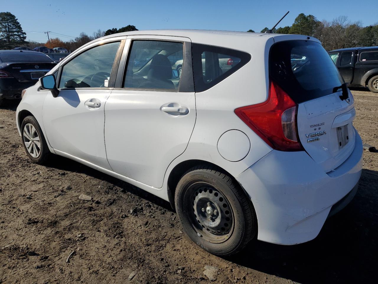 Obraz 2 z 2019 NISSAN VERSA NOTE S 2019 z VIN 3N1CE2CP5KL361994