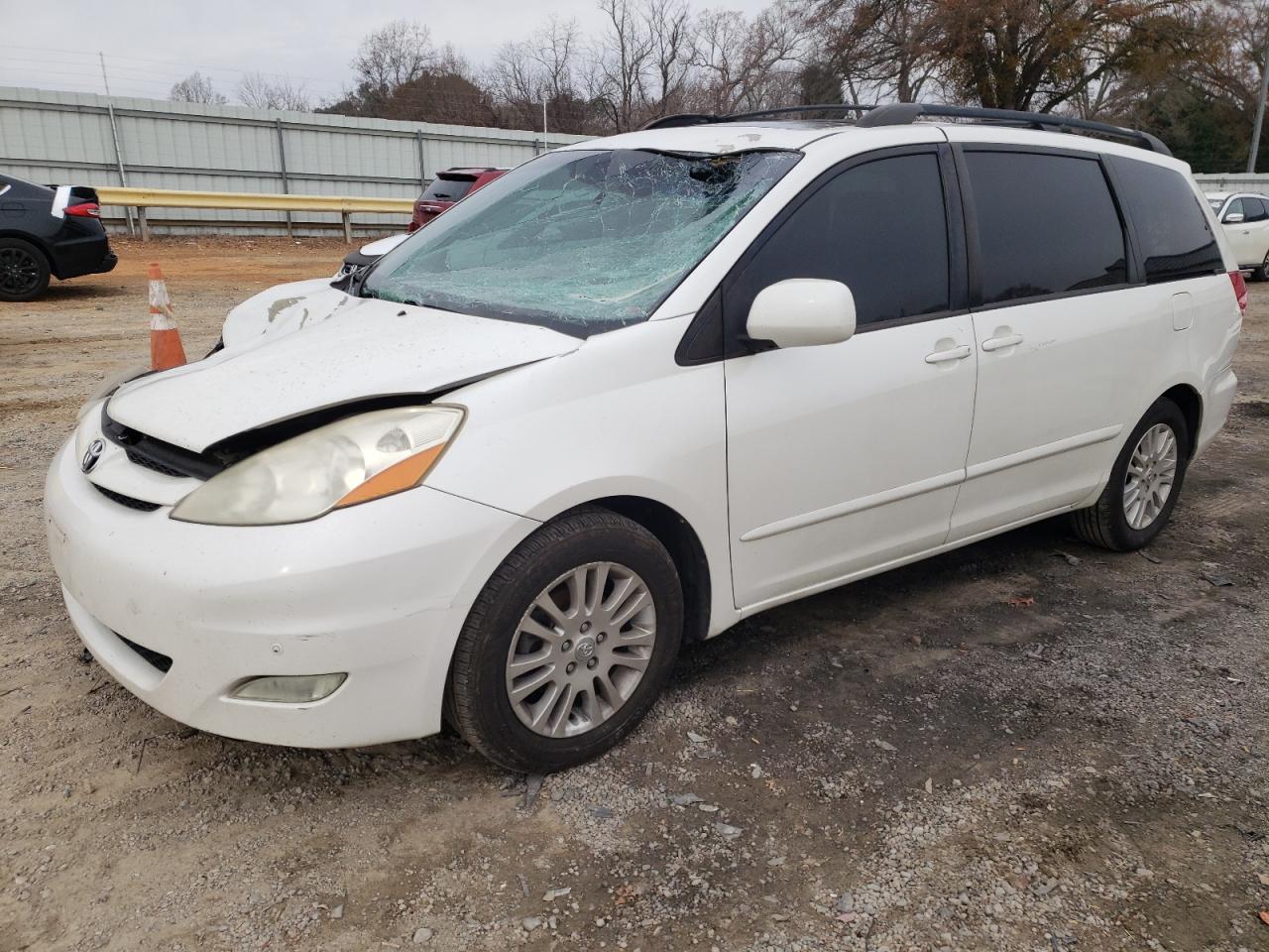 Image 1 of 2010 TOYOTA SIENNA XLE 2010 with VIN 5TDYK4CCXAS311444