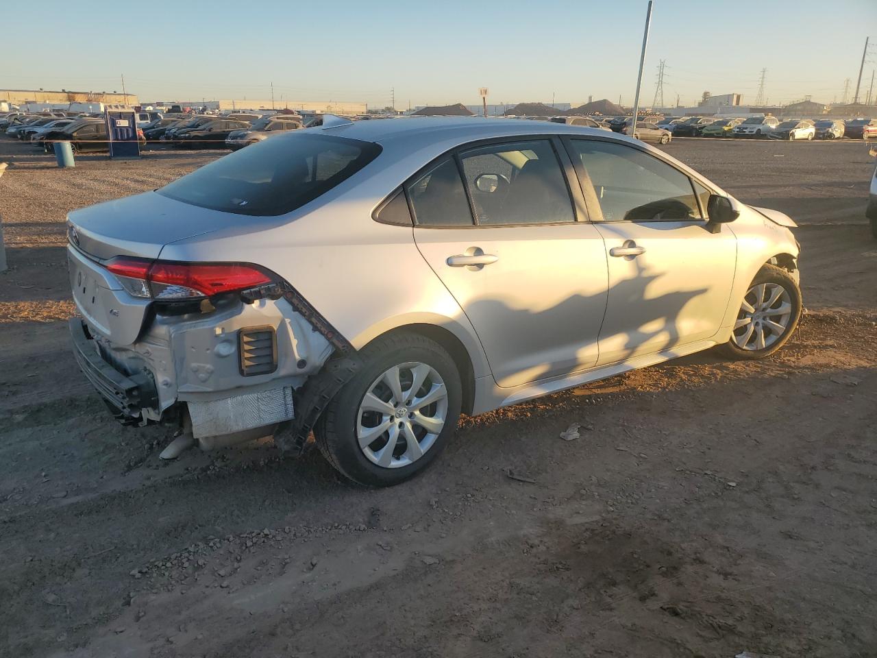Obraz 3 z 2020 TOYOTA COROLLA LE 2020 z VIN 5YFEPRAE6LP050542