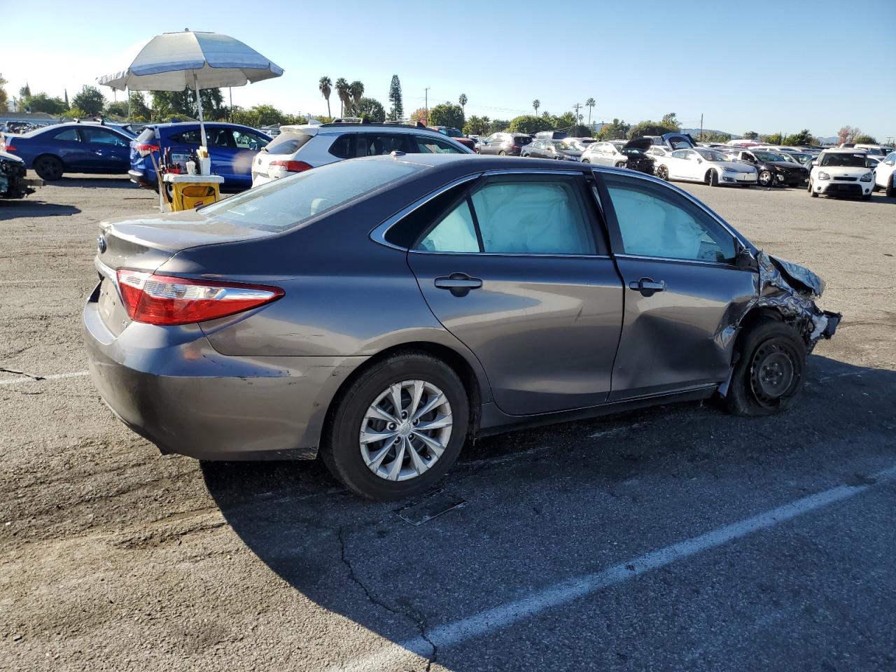 Image 3 of 2017 TOYOTA CAMRY LE 2017 with VIN 4T1BF1FK9HU387198