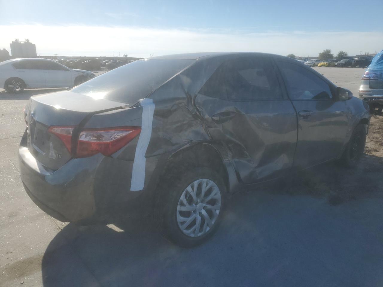 Image 3 of 2018 TOYOTA COROLLA L 2018 with VIN 5YFBURHE2JP740870