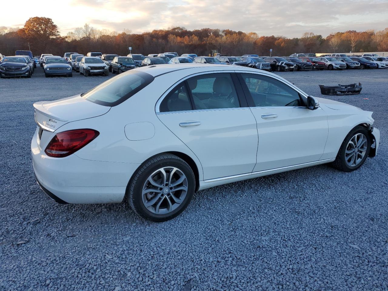 Obraz 3 z 2016 MERCEDES-BENZ C 300 4MATIC 2016 z VIN 55SWF4KB3GU166067
