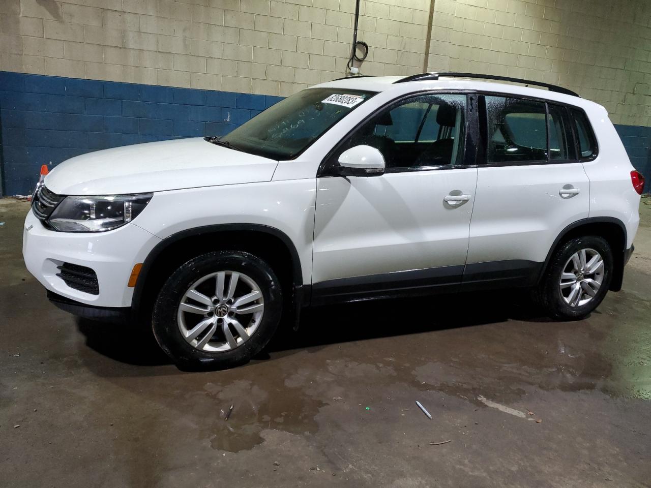 Obraz 1 z 2016 VOLKSWAGEN TIGUAN S 2016 z VIN WVGBV7AX3GW526933