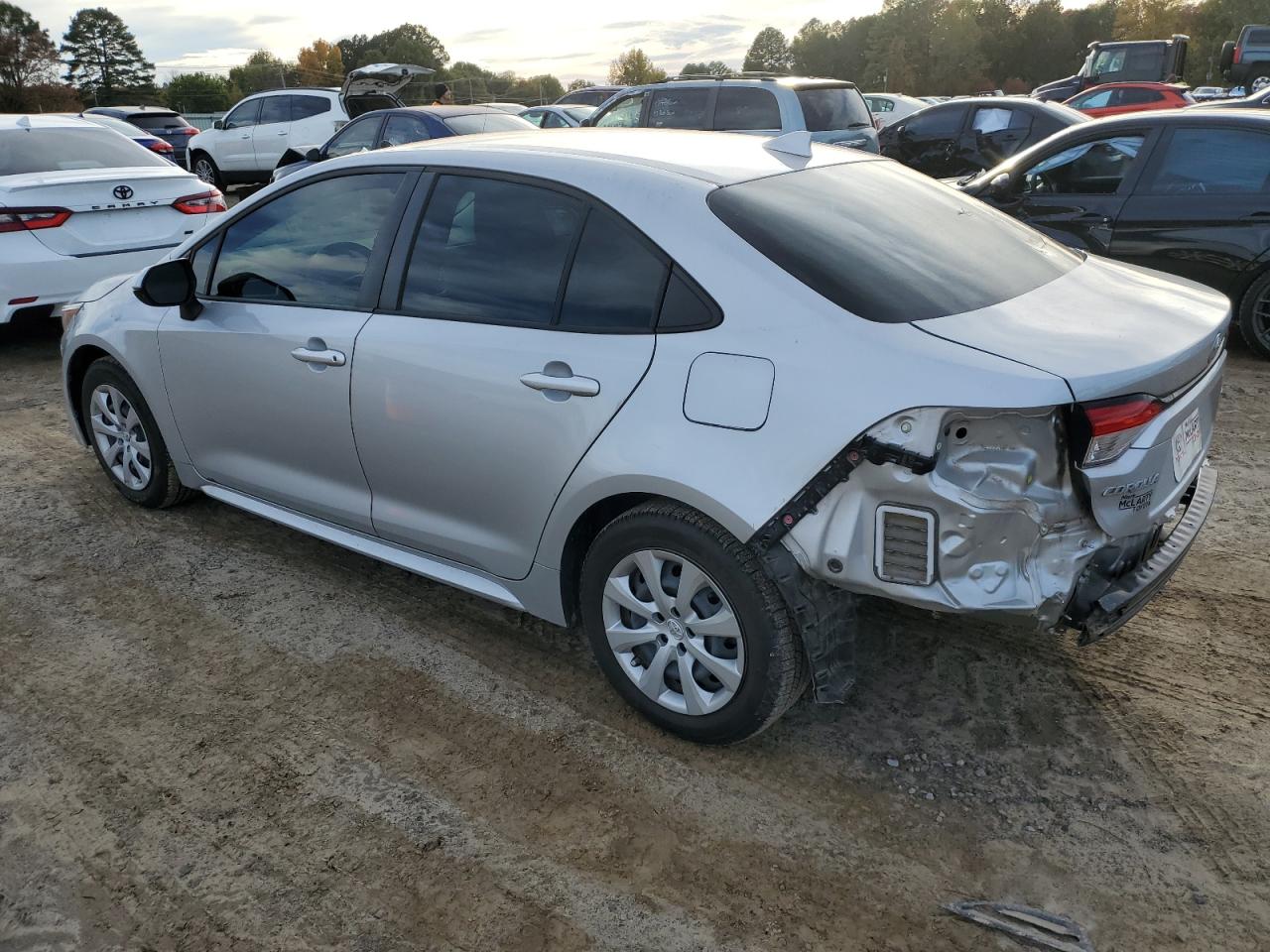Obraz 2 z 2021 TOYOTA COROLLA LE 2021 z VIN JTDEPMAE4MJ157307