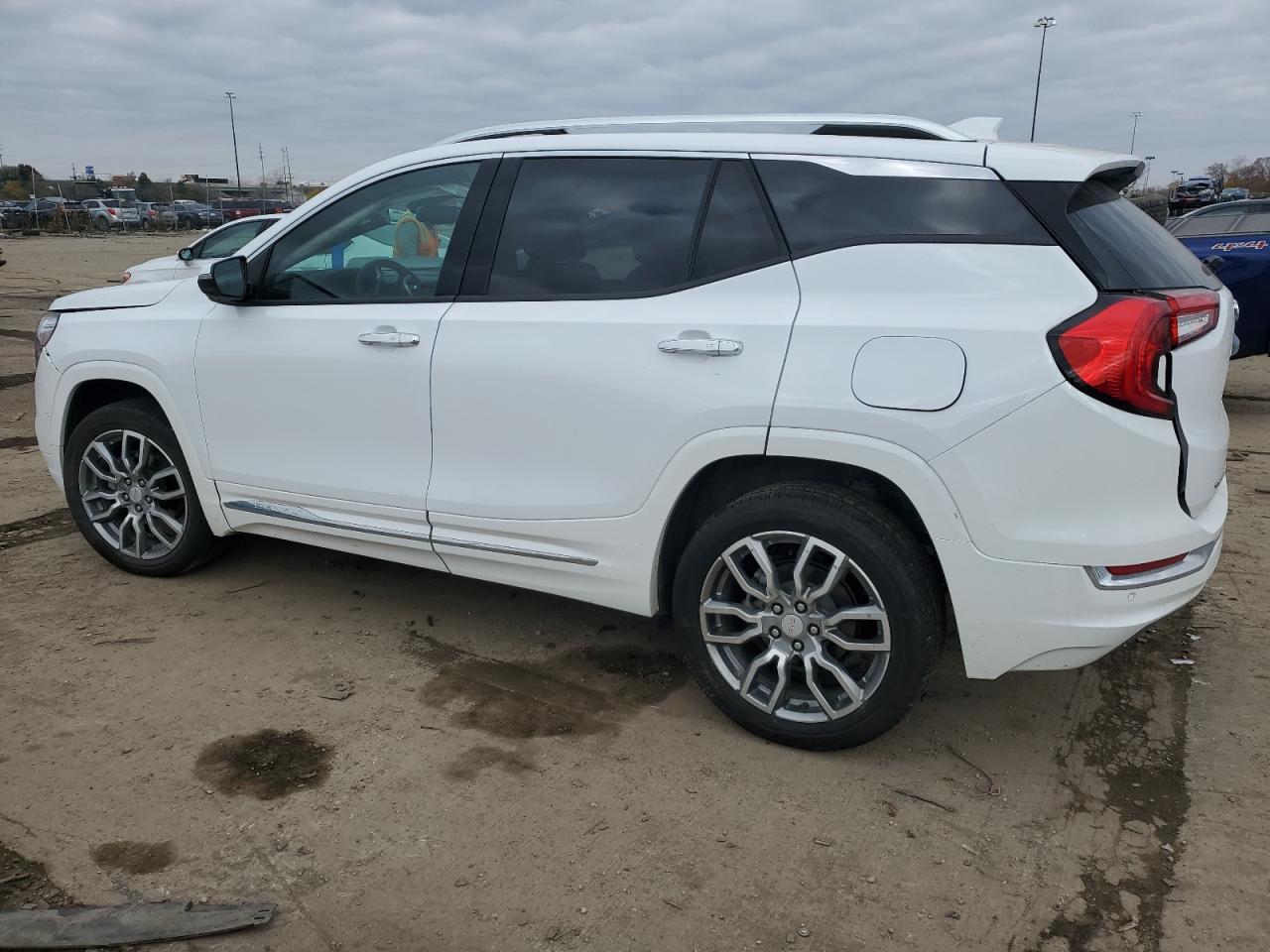 Obraz 2 z 2023 GMC TERRAIN DENALI 2023 z VIN 3GKALXEG5PL124731