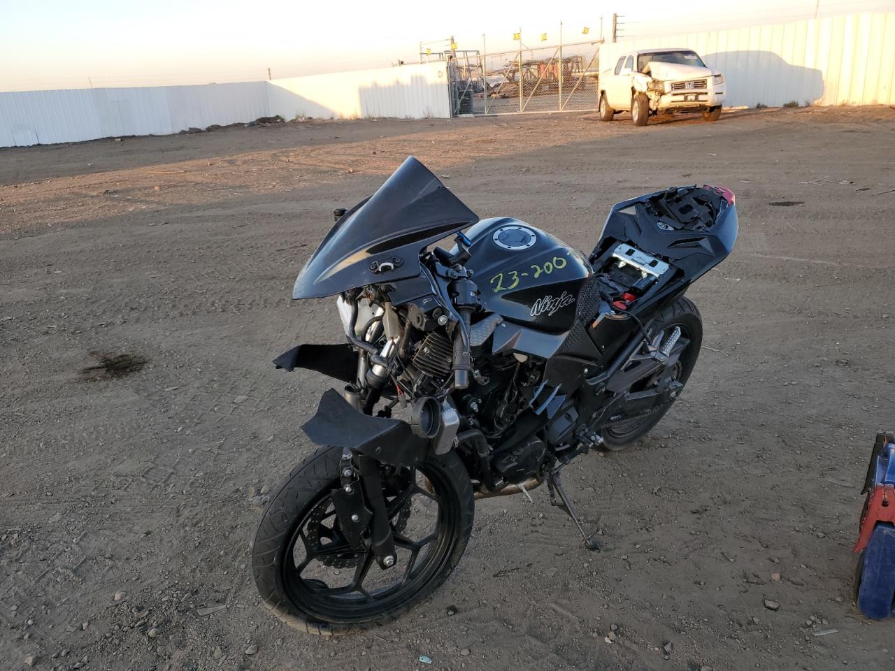 Obraz 2 z 2014 KAWASAKI EX300 B 2014 z VIN JKAEX8B17EA001244