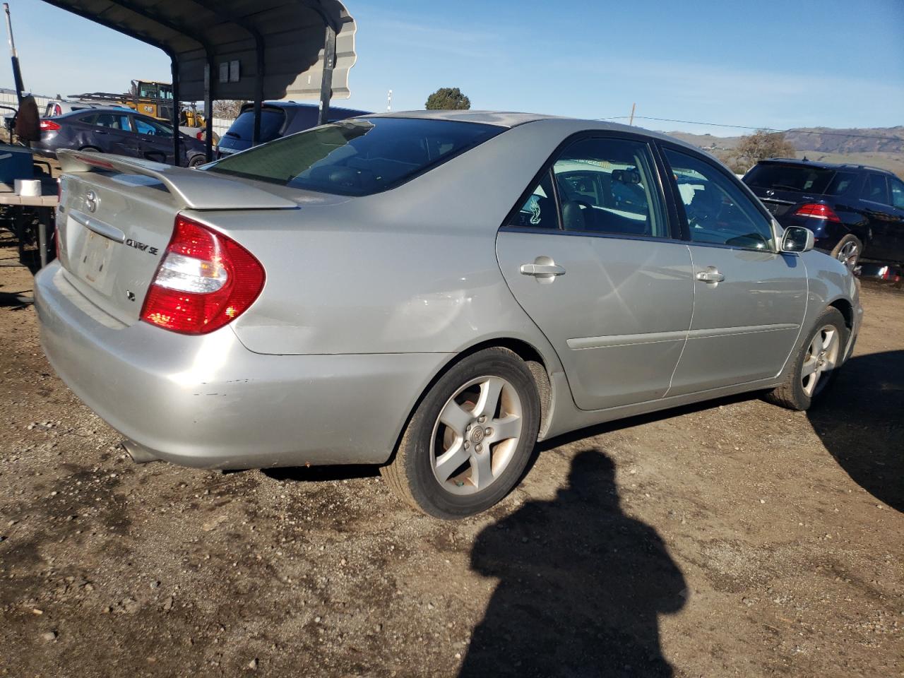 Image 3 of 2002 TOYOTA CAMRY LE 2002 with VIN 4T1BF32KX2U021002