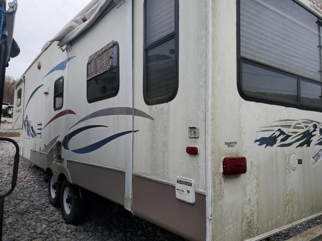 Obraz 3 z 2004 KEYSTONE MOUNTAINEE 2004 z VIN 4YDF328204F702578