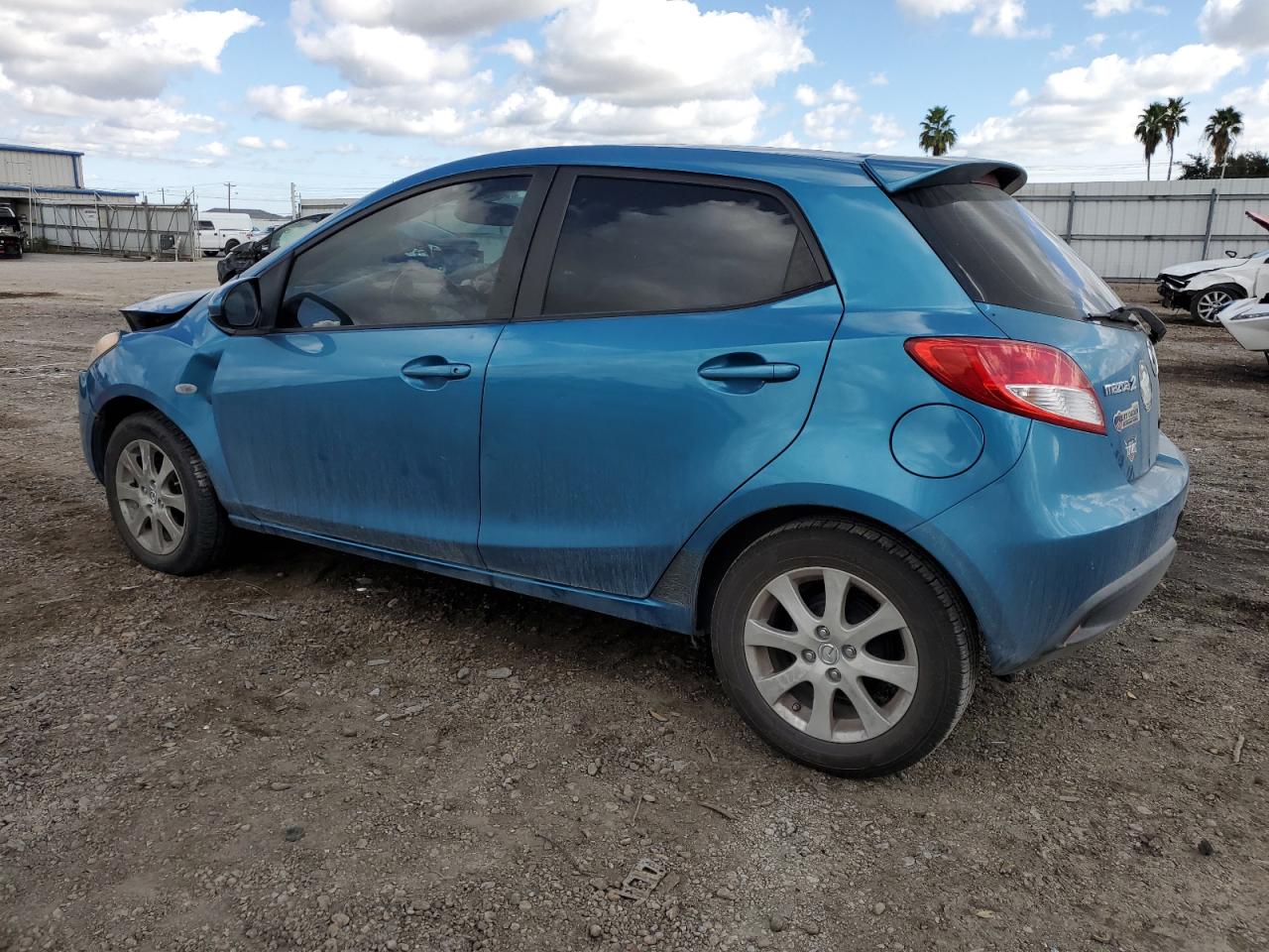 Изображение 2 2012 MAZDA MAZDA2  2012 с VIN JM1DE1LY8C0131725