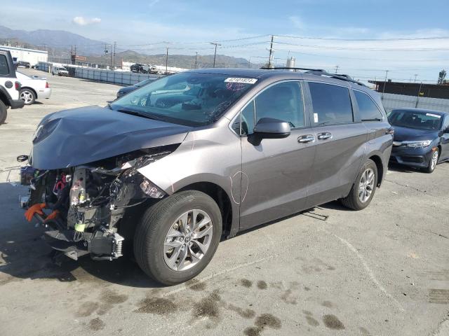 Изображение 1 2022 TOYOTA SIENNA XLE 2022 с VIN 5TDJRKEC4NS096230
