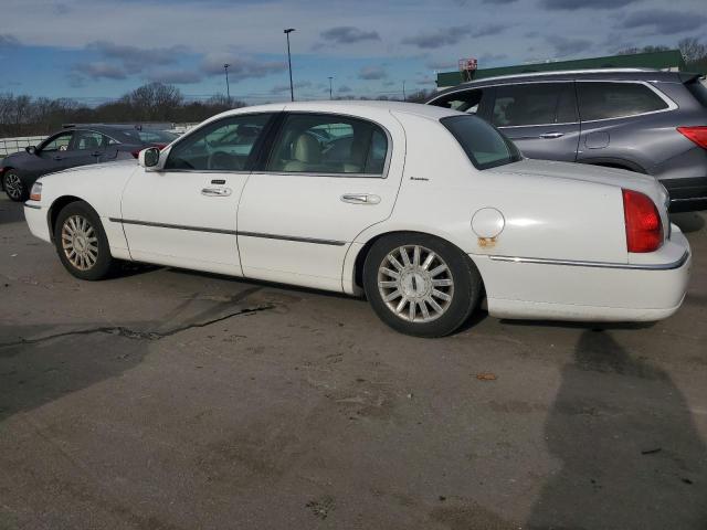 Obraz 2 z 2003 LINCOLN TOWN CAR EXECUTIVE 2003 z VIN 1LNHM81W73Y671482