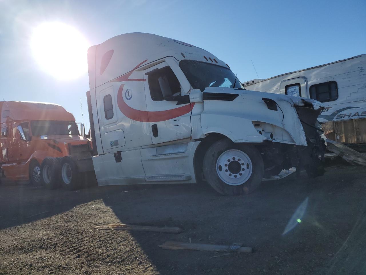 2022 FREIGHTLINER CASCADIA 126  2022 image