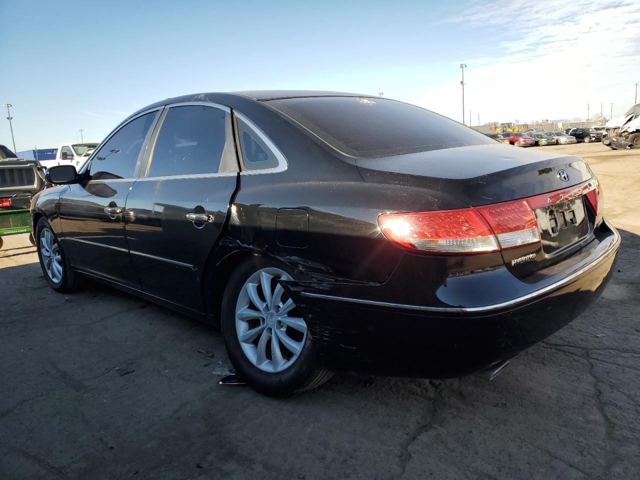Image 2 of 2006 HYUNDAI AZERA SE 2006 with VIN KMHFC46F16A098569