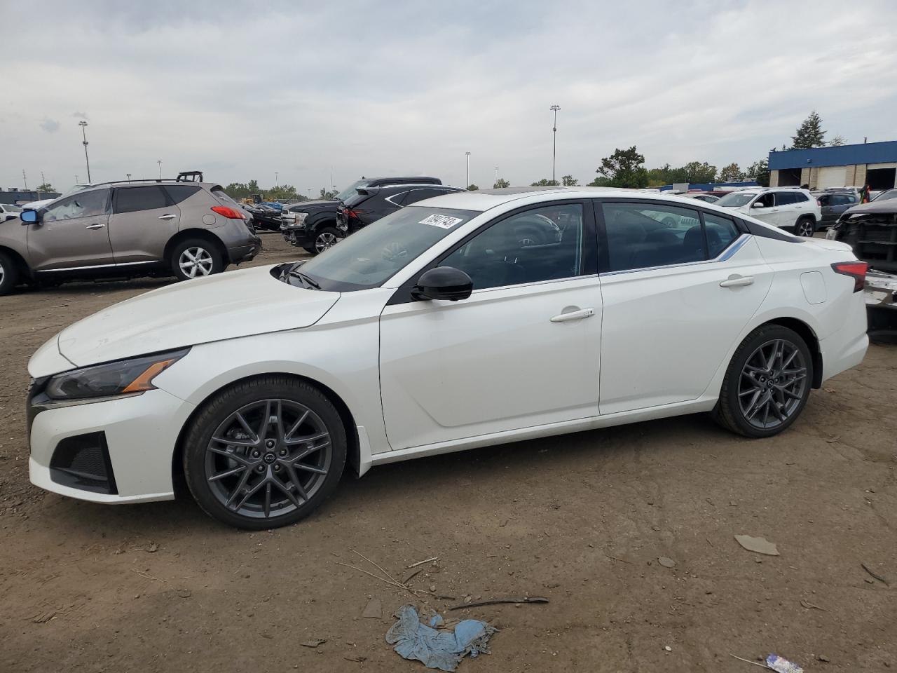 Image 1 of 2023 NISSAN ALTIMA SR 2023 with VIN 1N4AL4CV2PN360190