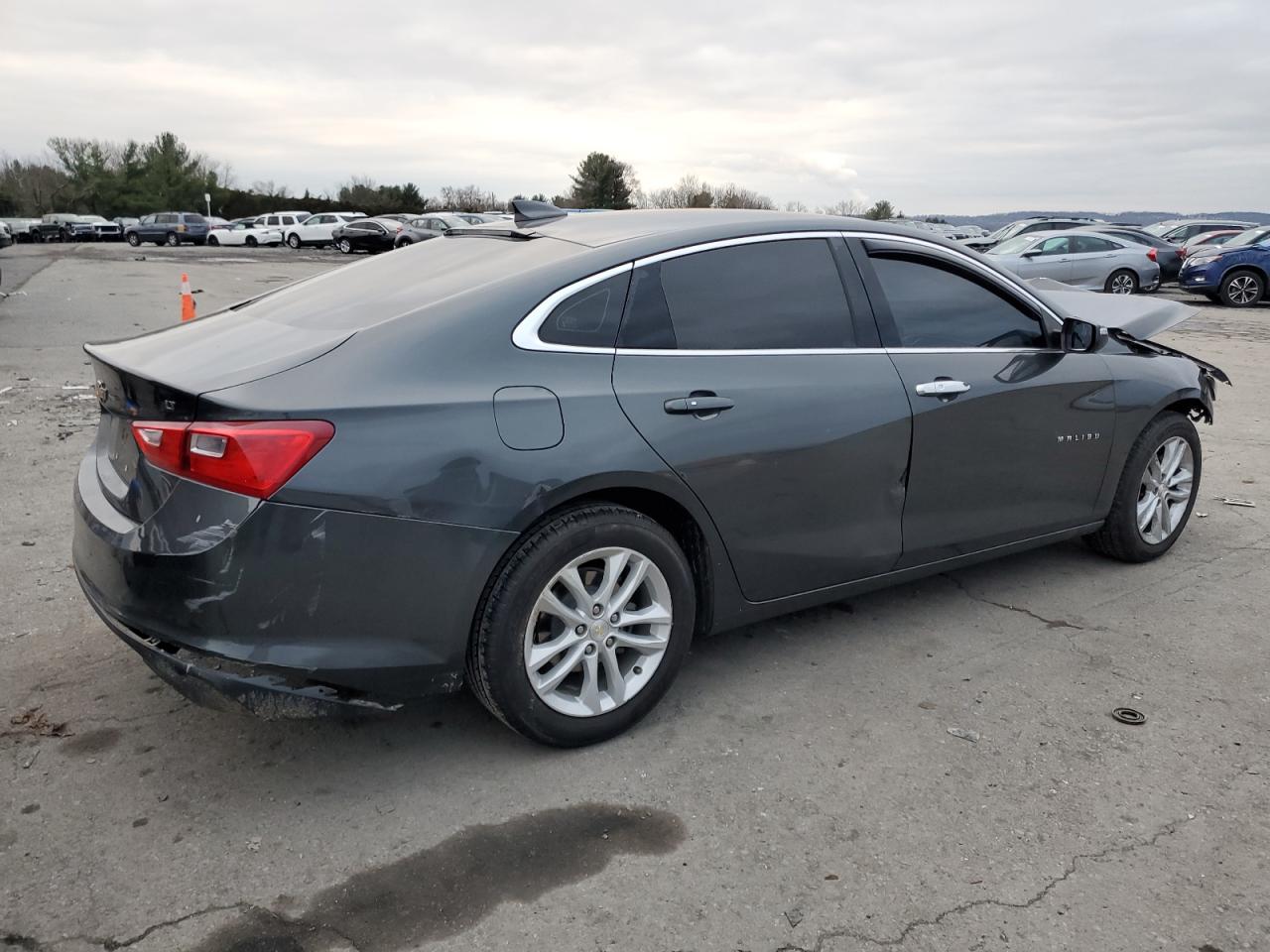 Obraz 3 z 2018 CHEVROLET MALIBU LT 2018 z VIN 1G1ZD5ST6JF190846