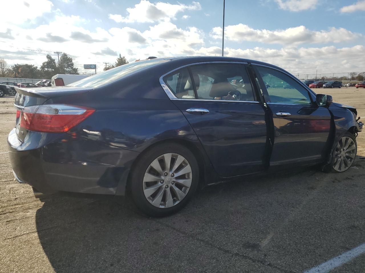 Image 3 of 2015 HONDA ACCORD EXL 2015 with VIN 1HGCR3F83FA006350
