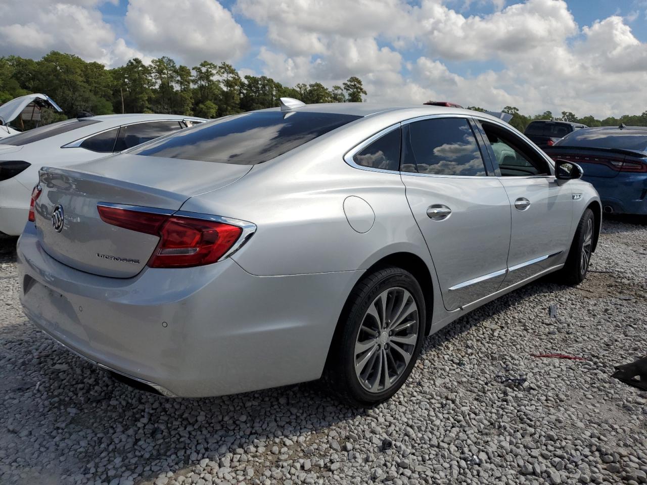 Изображение 3 2017 BUICK LACROSSE ESSENCE 2017 с VIN 1G4ZP5SS1HU210220