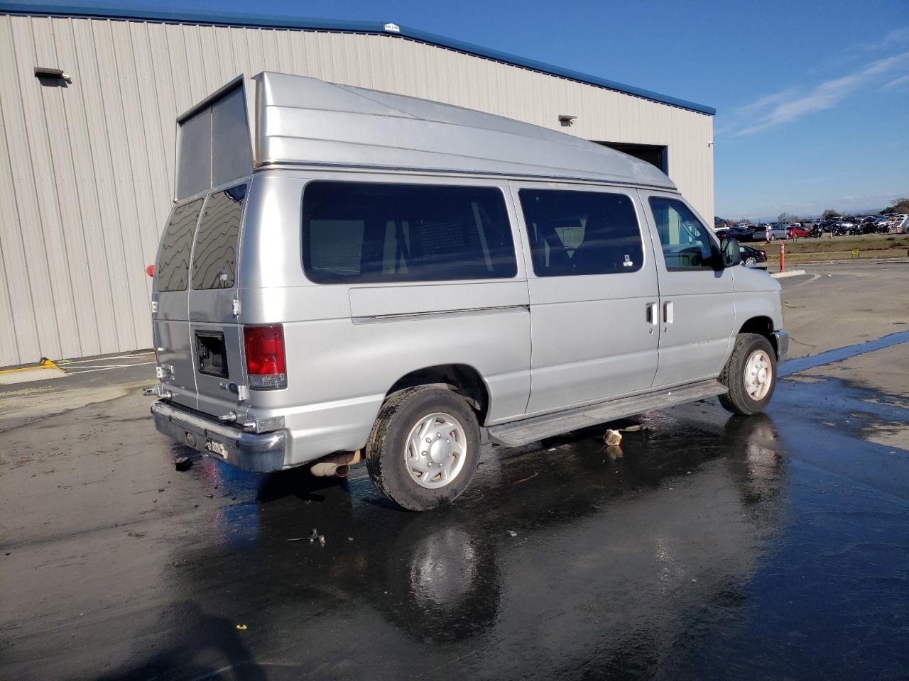 Изображение 3 2009 FORD ECONOLINE E350 SUPER DUTY WAGON 2009 с VIN 1FBNE31L09DA20390