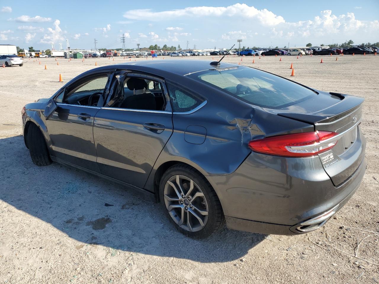 Obraz 2 z 2017 FORD FUSION S 2017 z VIN 3FA6P0G7XHR332814