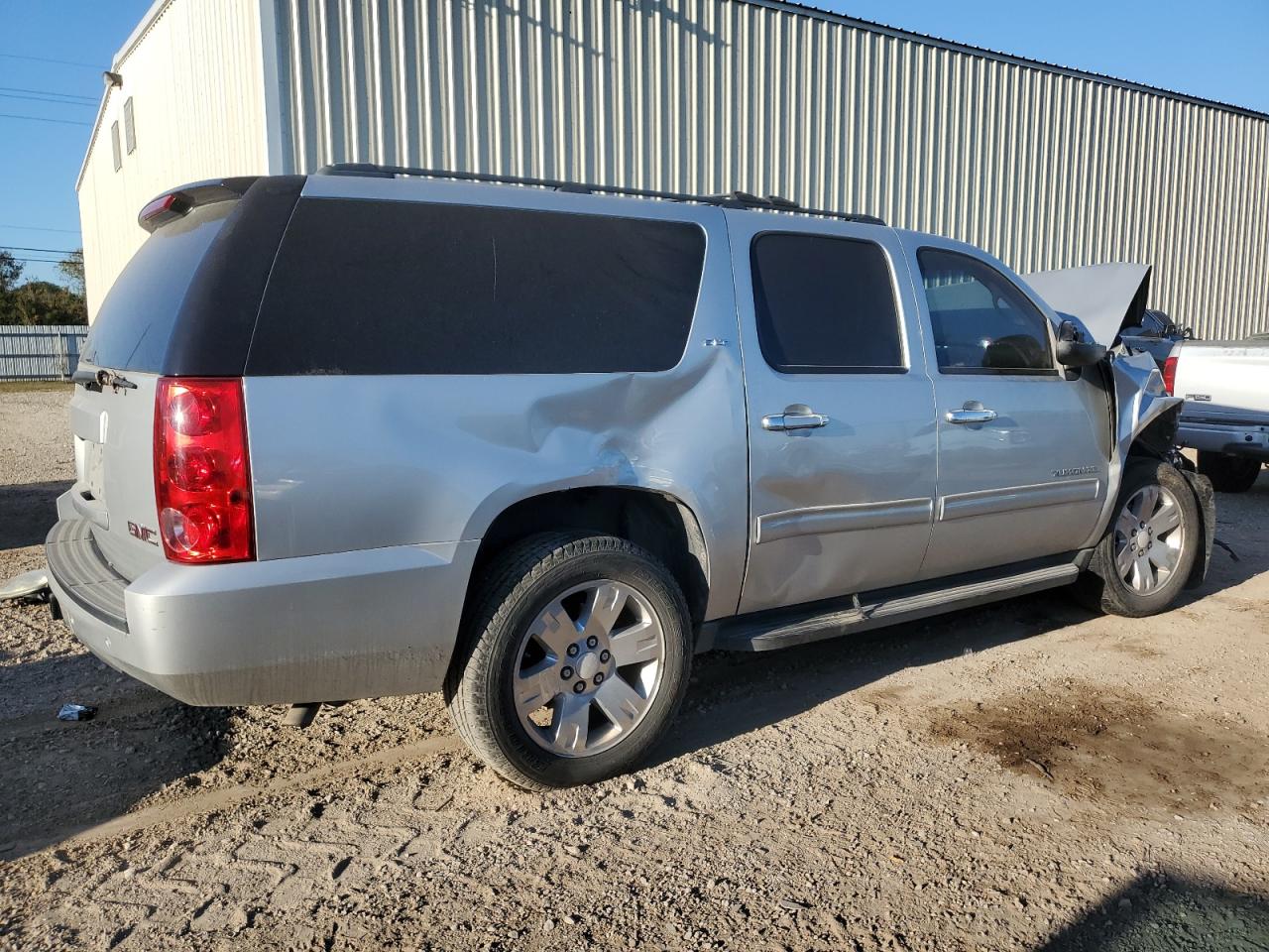 Image 3 of 2010 GMC YUKON XL C1500 SLT 2010 with VIN 1GKUCKE01AR143750