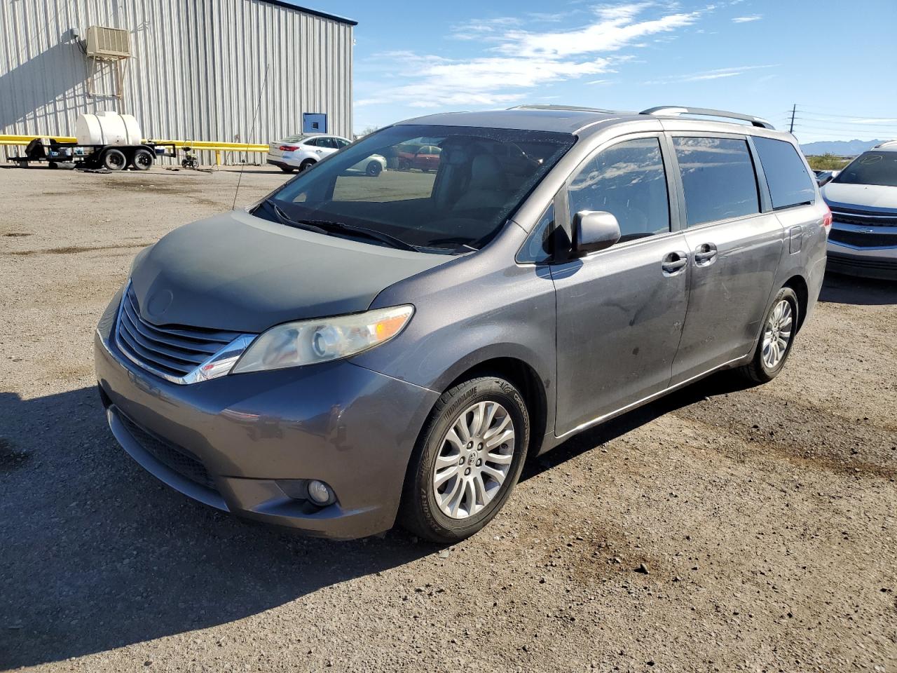 Obraz 1 z 2011 TOYOTA SIENNA XLE 2011 z VIN 5TDYK3DC3BS005664