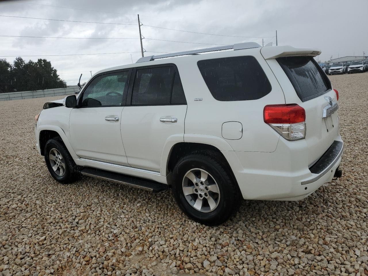 Obraz 2 z 2011 TOYOTA 4RUNNER SR5 2011 z VIN JTEBU5JR6B5049034