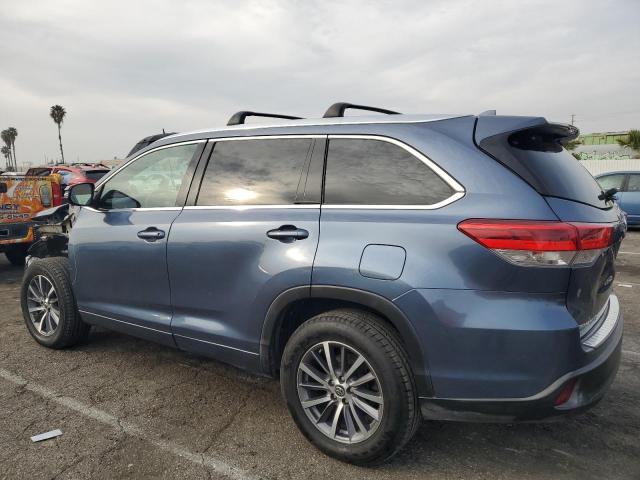 Image 2 of 2018 TOYOTA HIGHLANDER SE 2018 with VIN 5TDKZRFH6JS245688