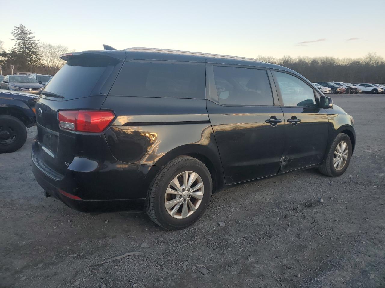 Image 3 of 2016 KIA SEDONA LX 2016 with VIN KNDMB5C13G6088482