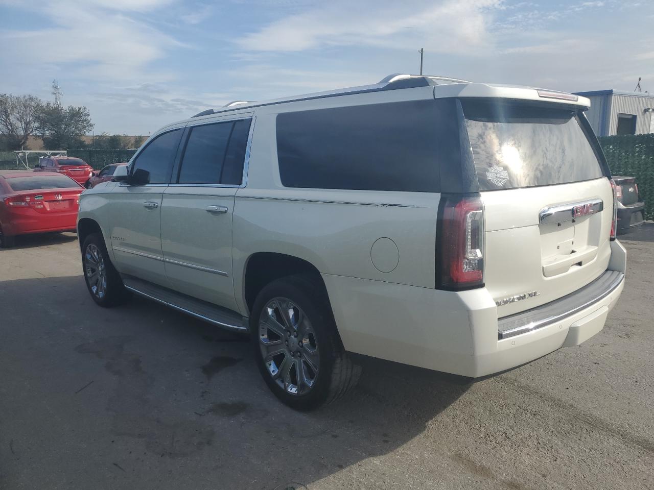 Изображение 2 2015 GMC YUKON XL DENALI 2015 с VIN 1GKS2JKJ7FR280037
