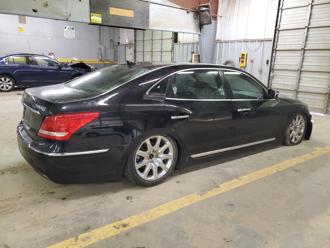 Obraz 3 z 2012 HYUNDAI EQUUS SIGNATURE 2012 z VIN KMHGH4JH7CU055976