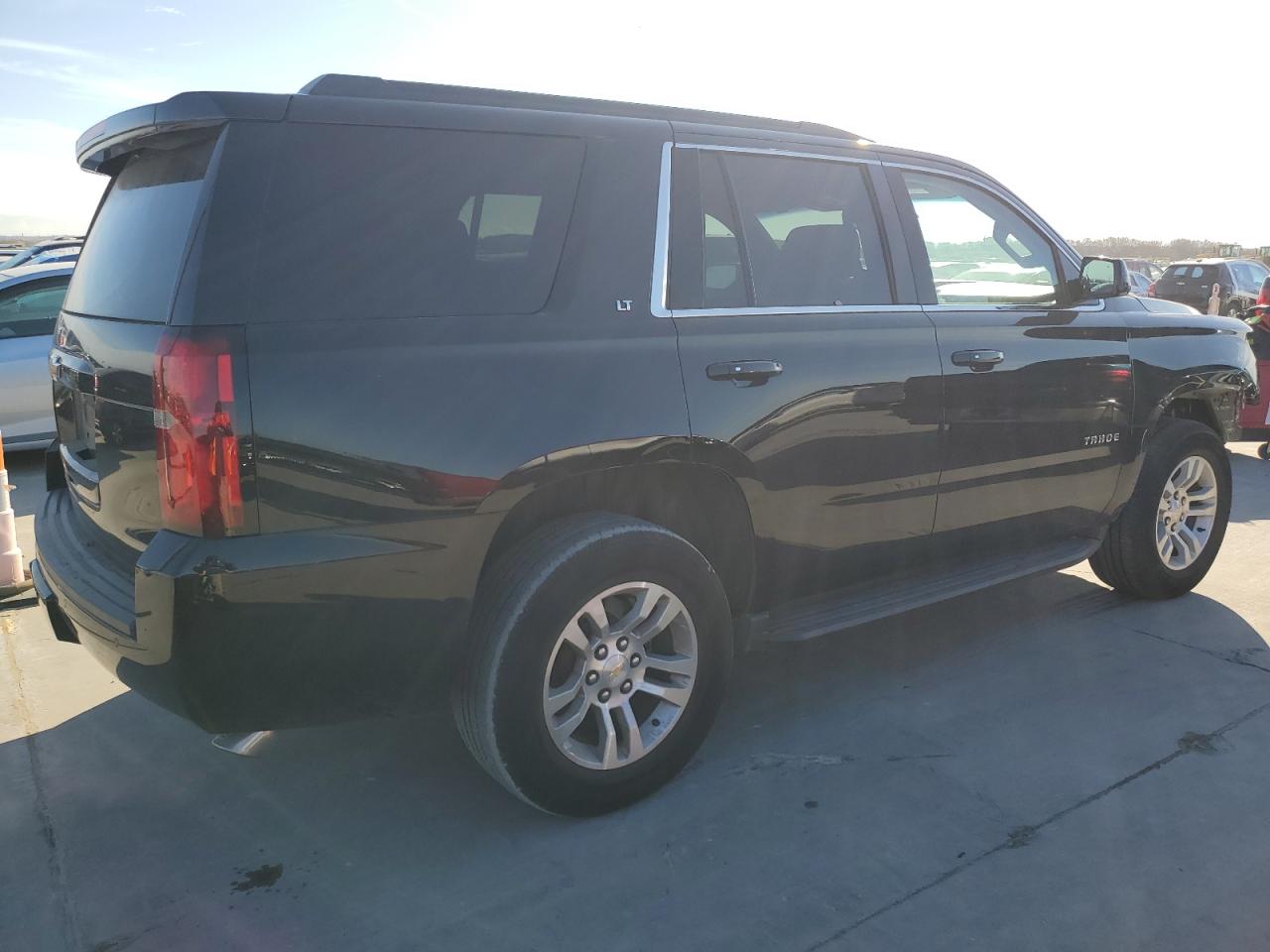 Image 3 of 2015 CHEVROLET TAHOE K1500 LT 2015 with VIN 1GNSKBKC4FR301727
