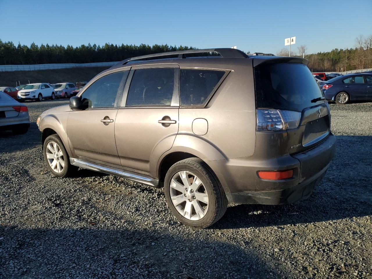 Image 2 of 2012 MITSUBISHI OUTLANDER SE 2012 with VIN JA4AS3AW7CU031255