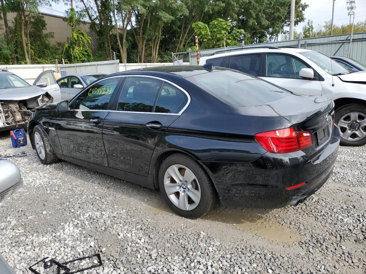Image 2 of Bmw 528 Xi 2012 with VIN WBAXH5C51CDW04002