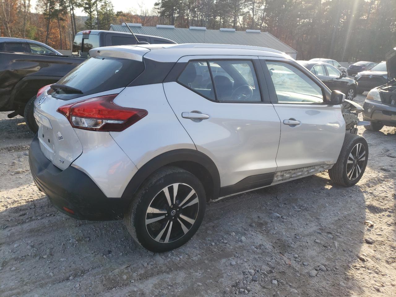 Image 3 of 2018 NISSAN KICKS S 2018 with VIN 3N1CP5CU3JL519880