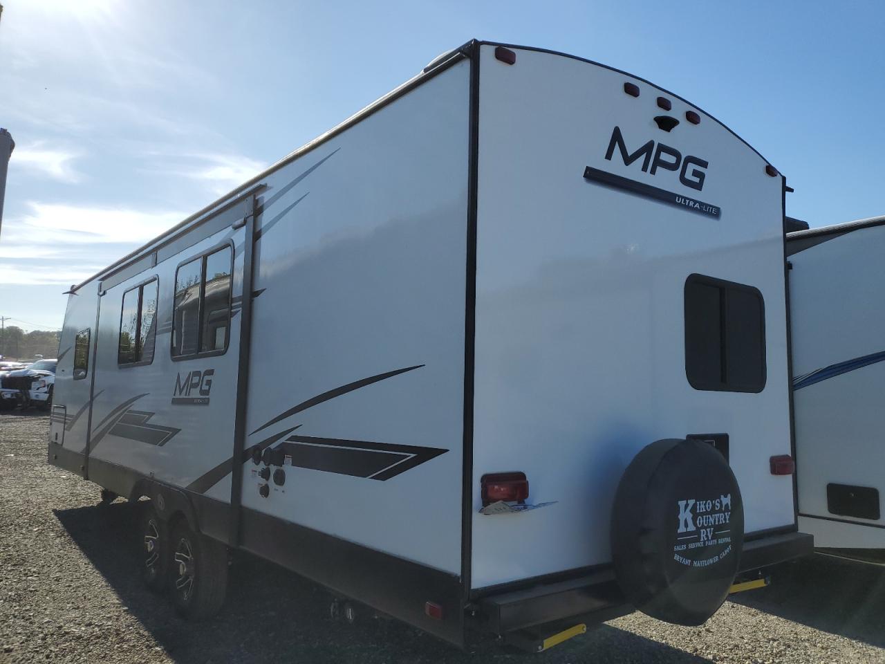 Obraz 3 z 2022 CRUI FUNFINDER 2022 z VIN 5RXHB3321N1482780