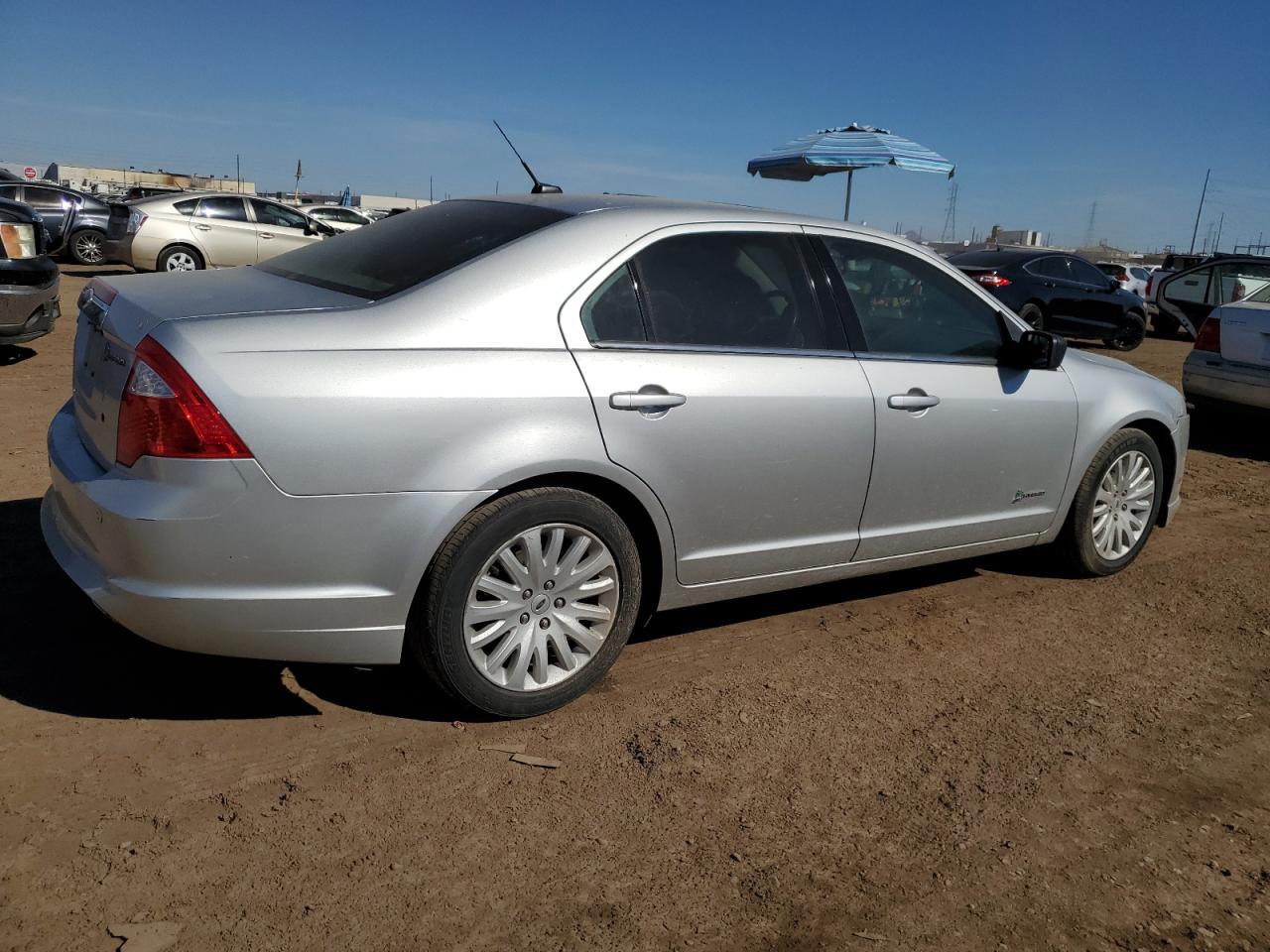 Image 3 of 2011 FORD FUSION HYBRID 2011 with VIN 3FADP0L34BR310048