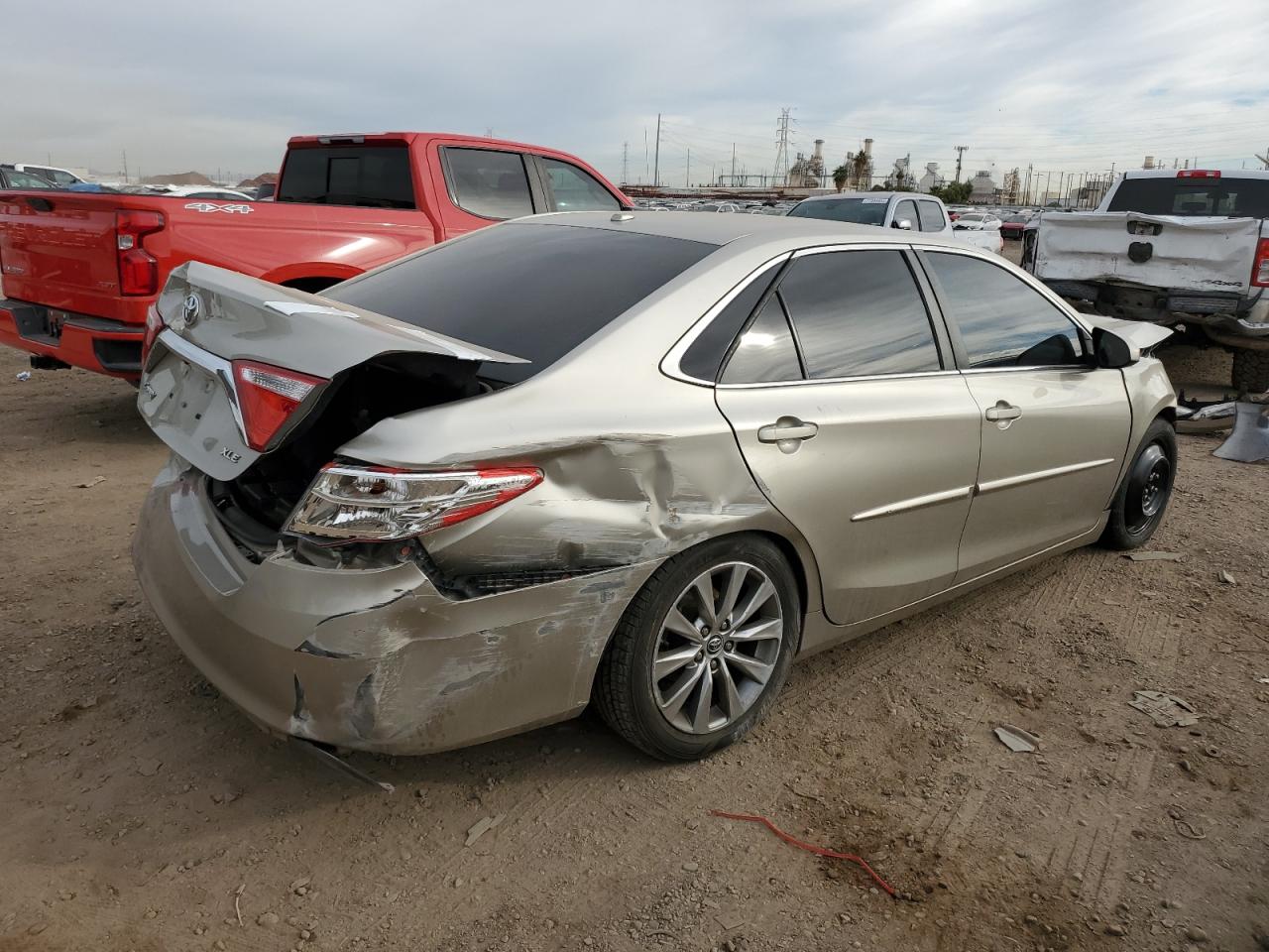 Obraz 3 z 2016 TOYOTA CAMRY LE 2016 z VIN 4T1BF1FK5GU514690