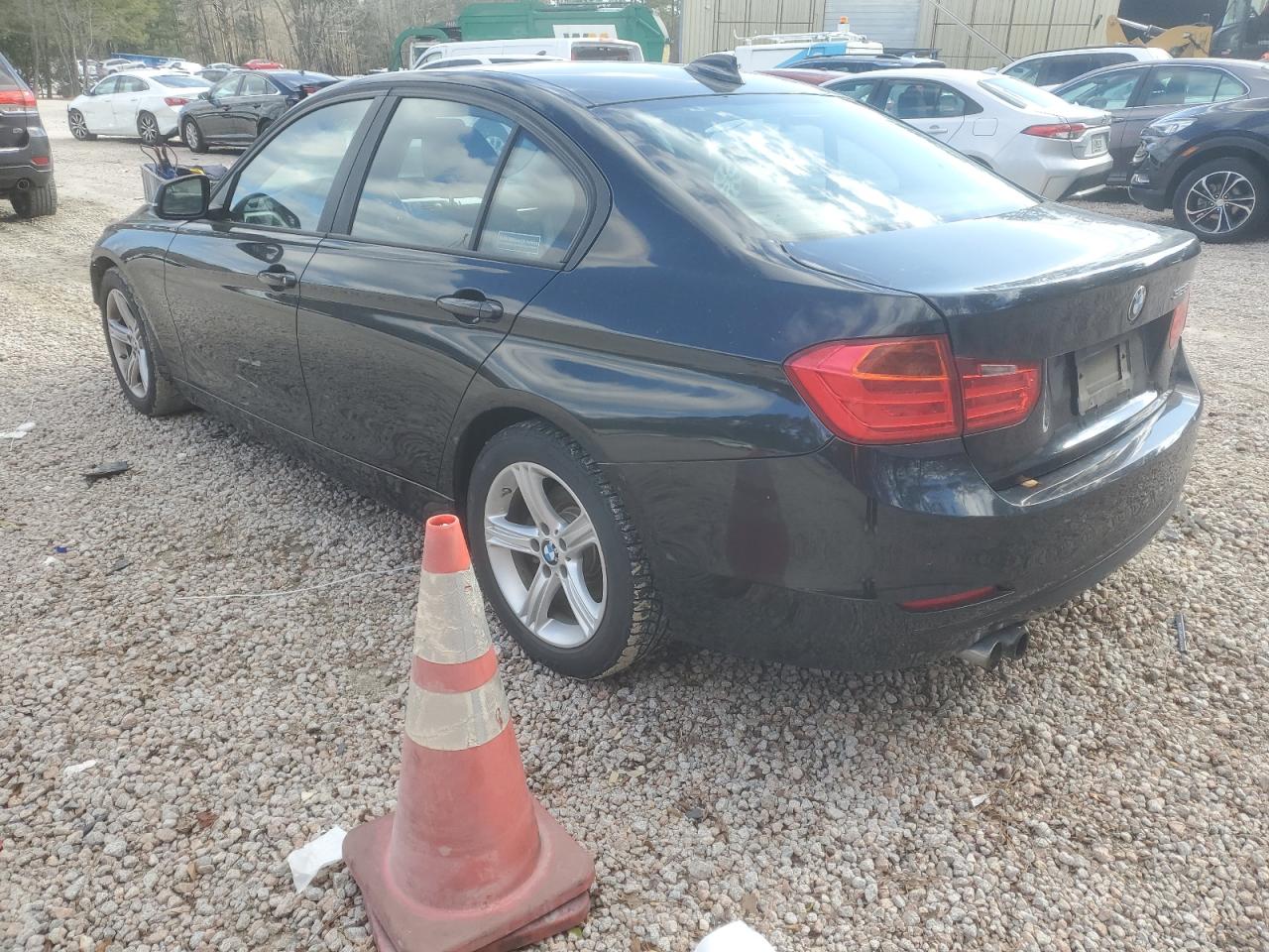 Изображение 2 2013 BMW 328 I 2013 с VIN WBA3A5G58DNP27076