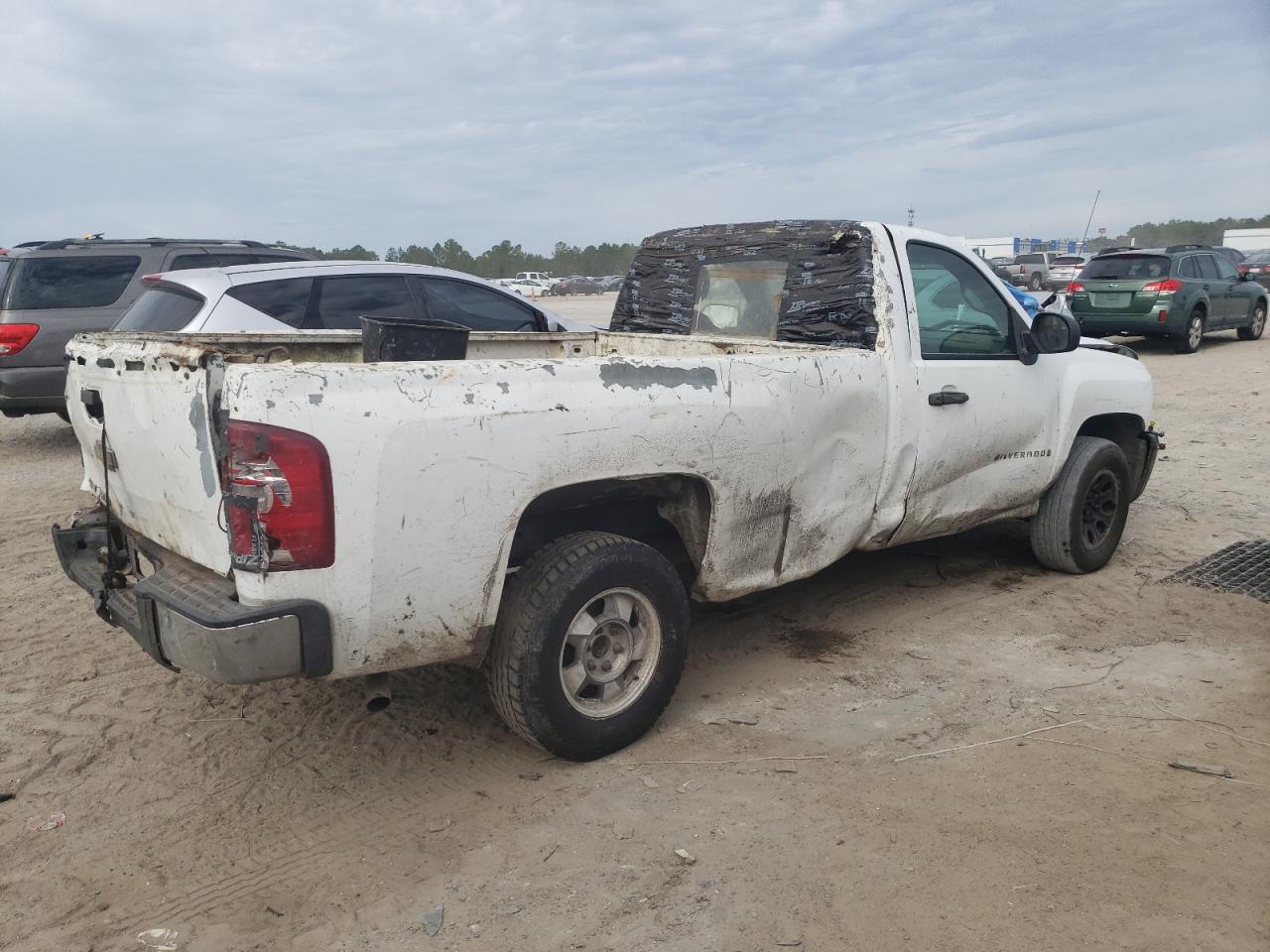 Image 3 of 2007 CHEVROLET SILVERADO C1500 2007 with VIN 1GCEC14C97E531881