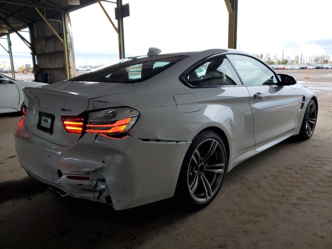 Obraz 3 z 2015 BMW M4  2015 z VIN WBS3R9C5XFK331009