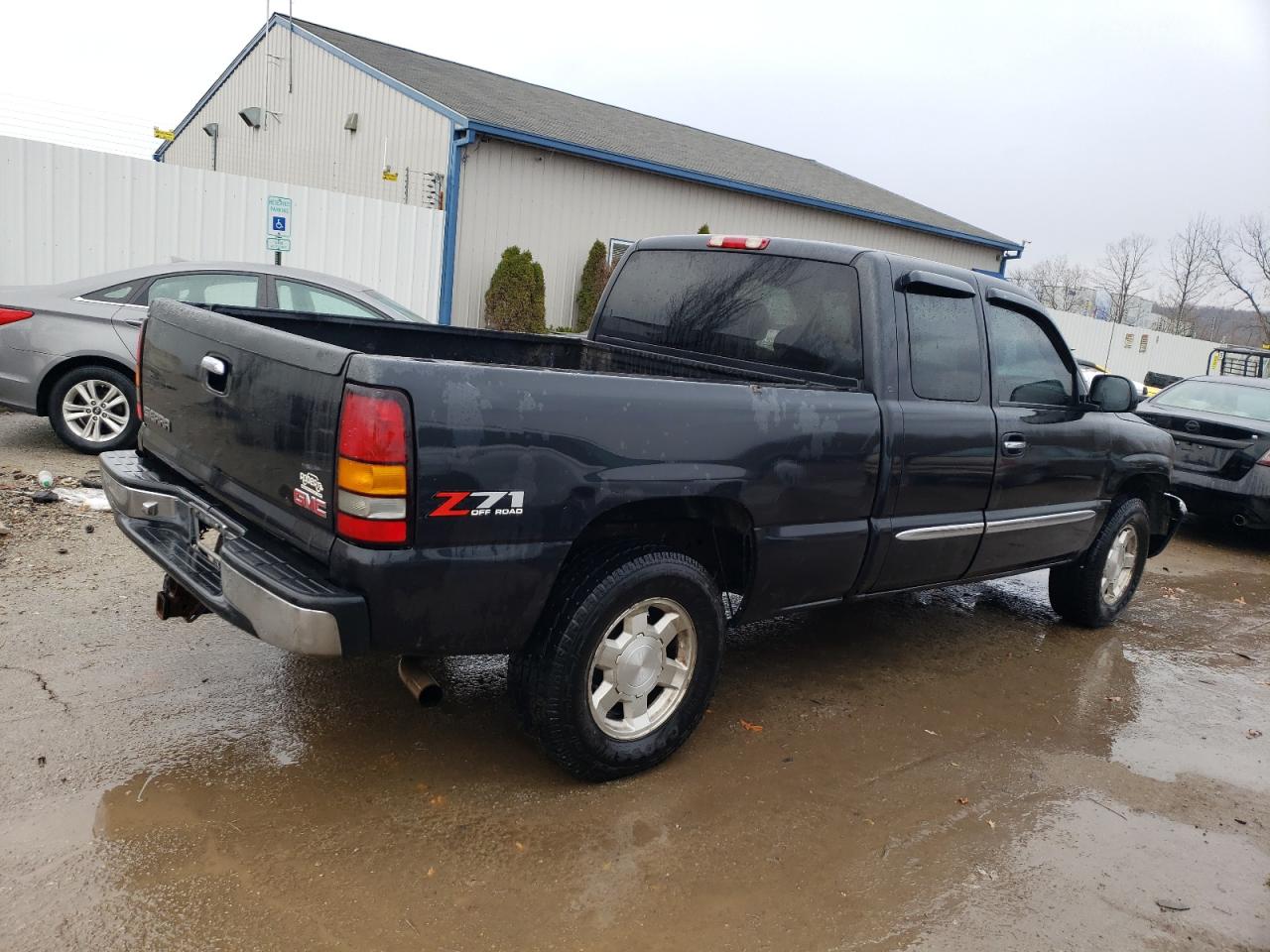 Image 3 of 2005 GMC NEW SIERRA K1500 2005 with VIN 1GTEK19B25E295350