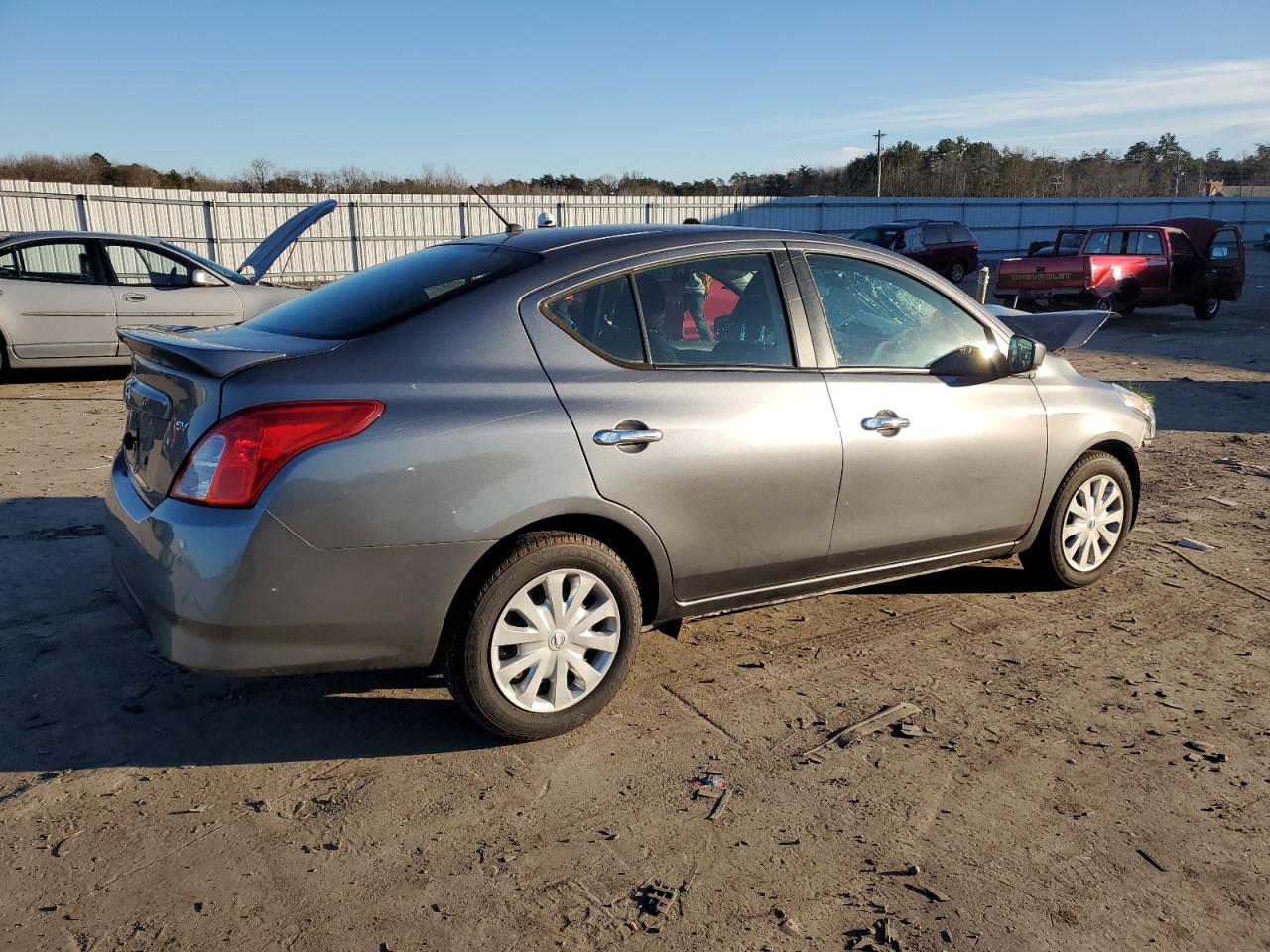 Изображение 3 2018 NISSAN VERSA S 2018 с VIN 3N1CN7AP5JL838681