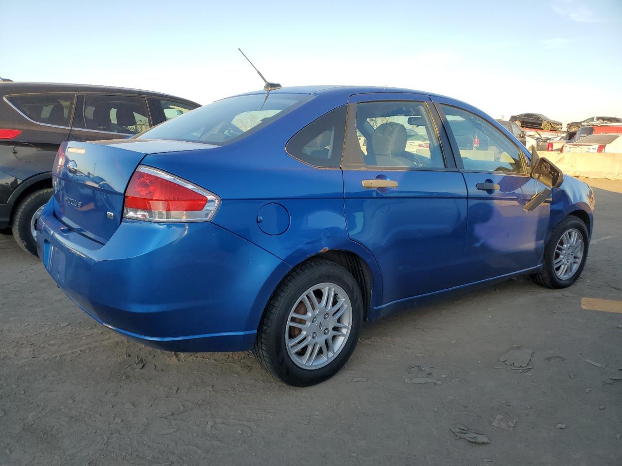Image 3 of 2010 FORD FOCUS SE 2010 with VIN 1FAHP3FN4AW247366