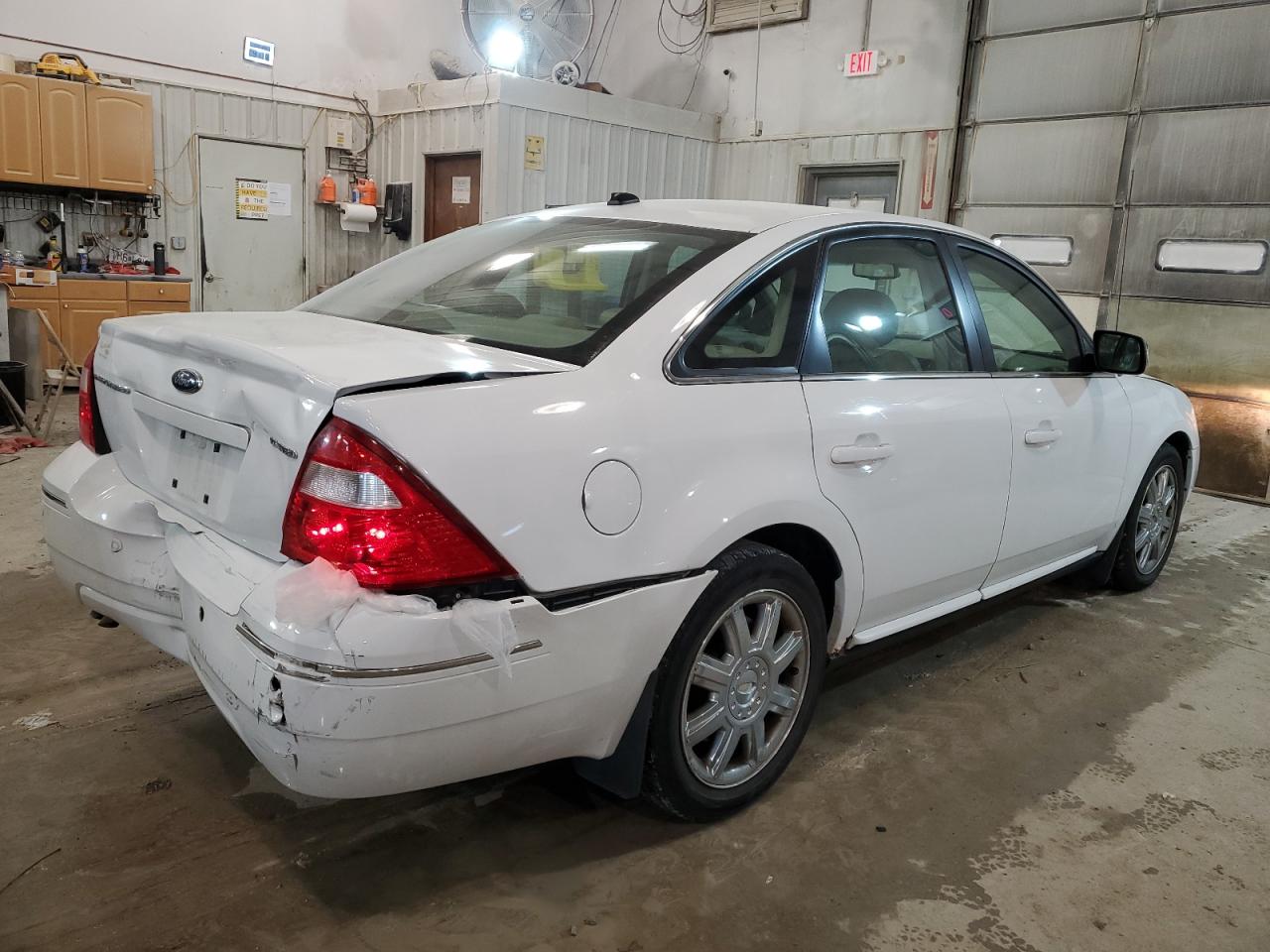 Image 3 of 2007 FORD FIVE HUNDRED LIMITED 2007 with VIN 1FAHP25117G144594