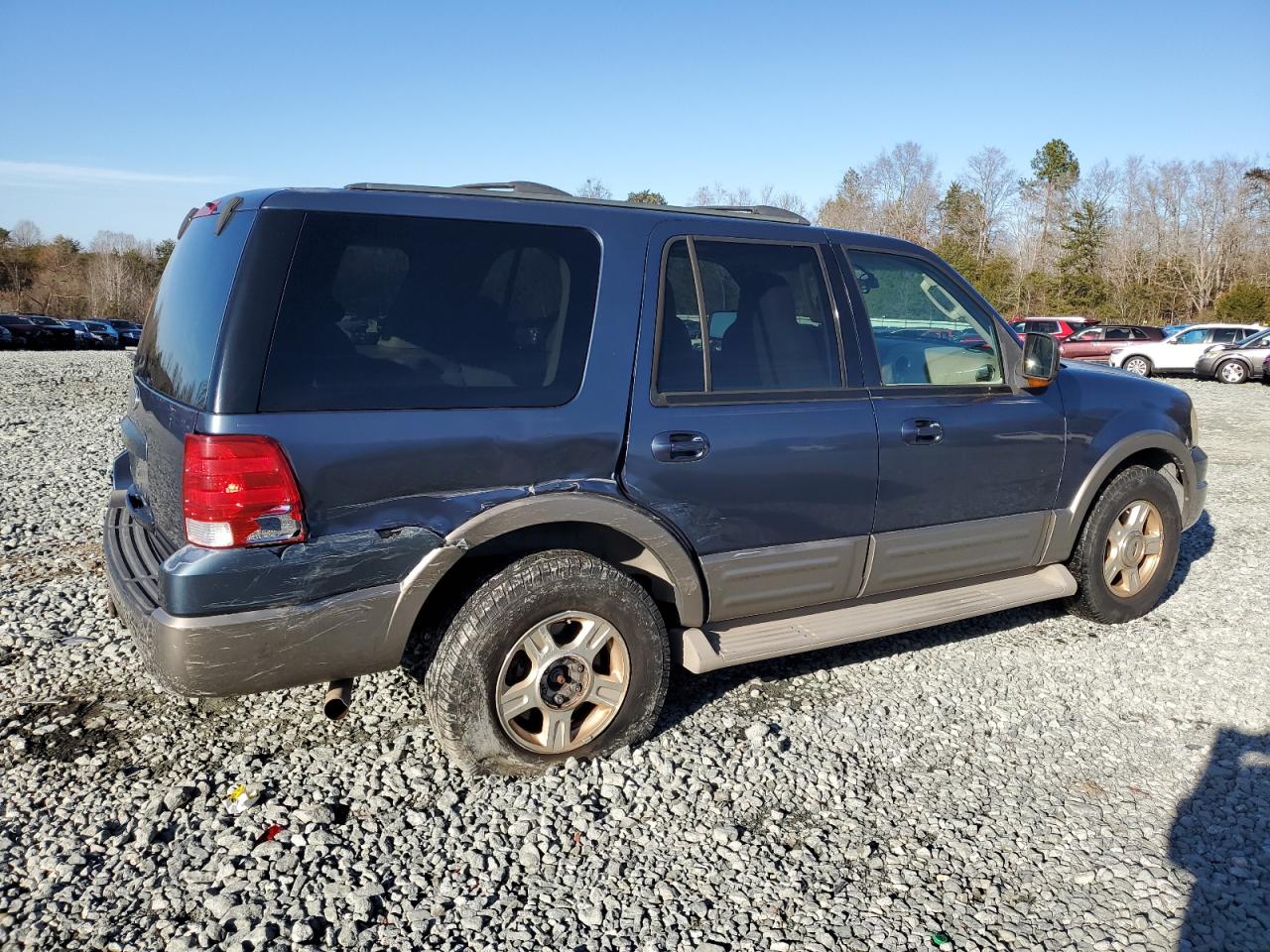 Image 3 of 2004 FORD EXPEDITION EDDIE BAUER 2004 with VIN 1FMFU18LX4LA49077