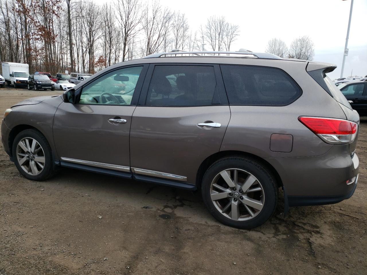 Изображение 2 2014 NISSAN PATHFINDER S 2014 с VIN 5N1AR2MM9EC612377