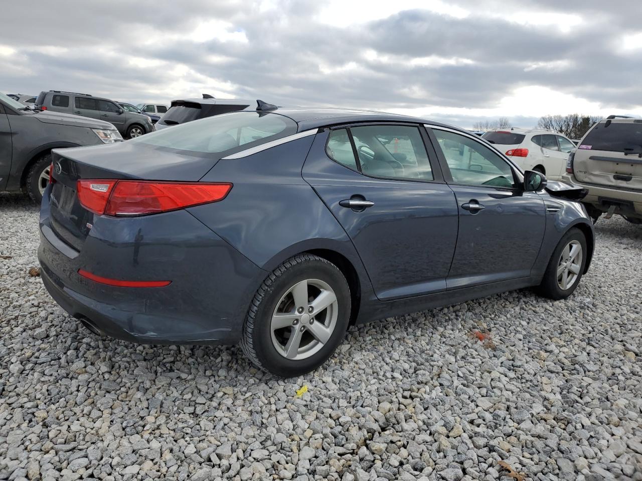 Obraz 3 z 2015 KIA OPTIMA LX 2015 z VIN 5XXGM4A79FG368335