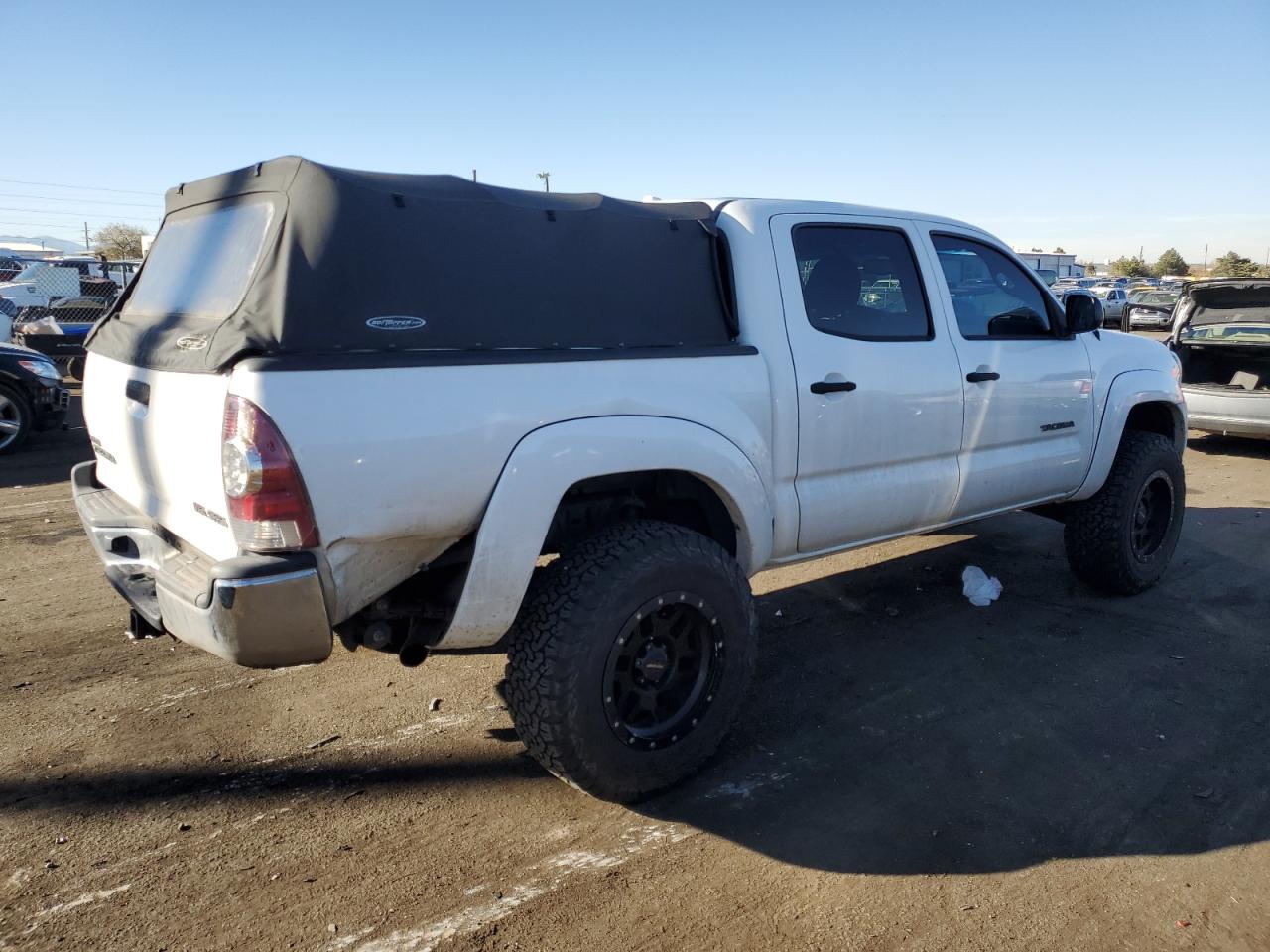 Image 3 of 2010 TOYOTA TACOMA DOUBLE CAB 2010 with VIN 3TMLU4EN5AM044622
