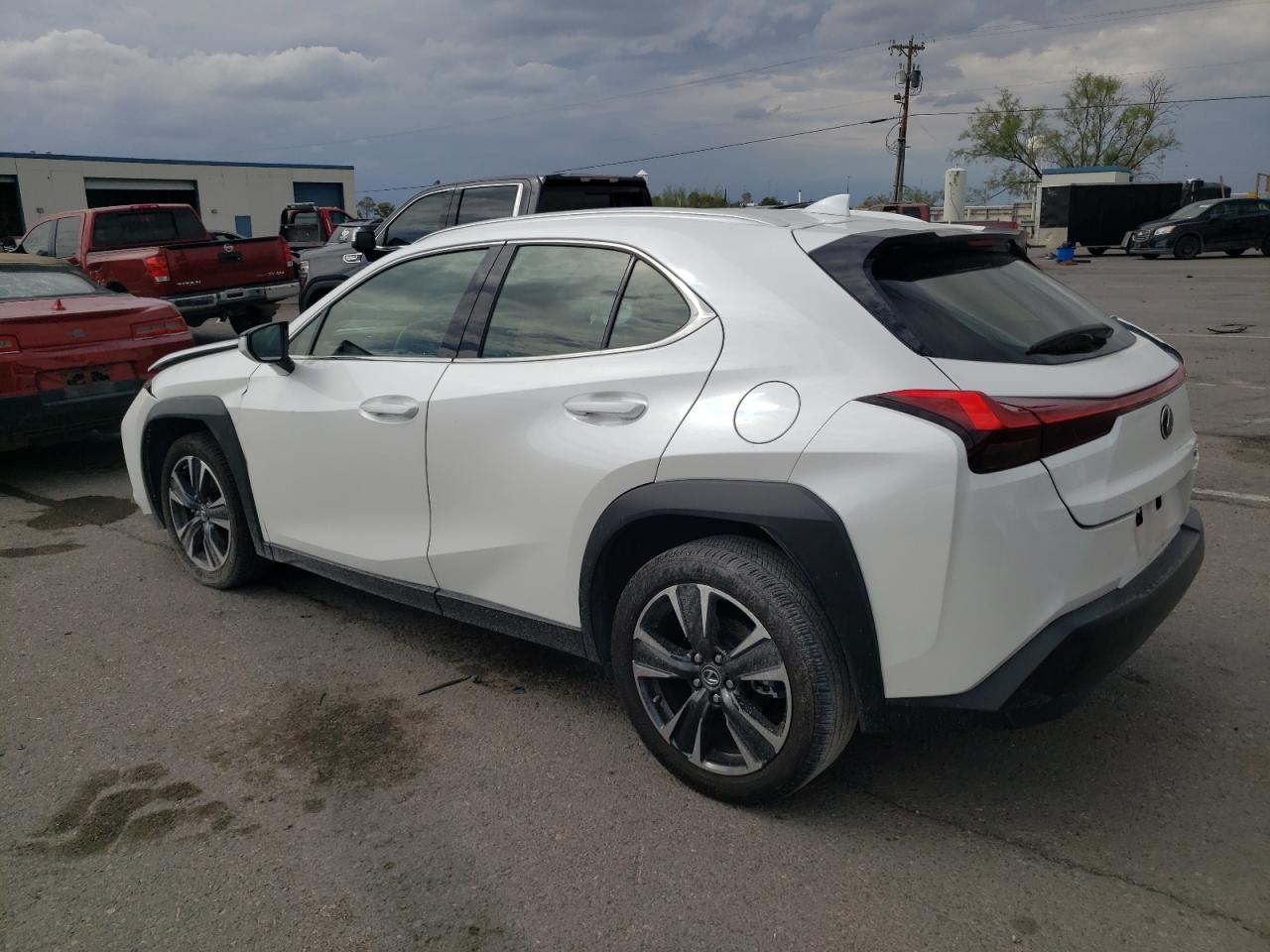 Obraz 2 z 2019 LEXUS UX 200 2019 z VIN JTHY3JBHXK2012097